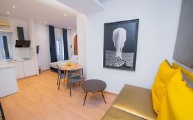 Summer Me - Luxury Suite